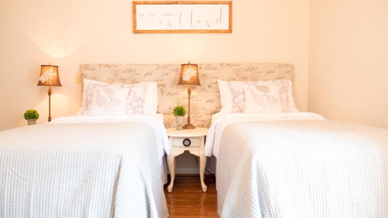 The Manor At Airmont Bed and Breakfast Purcellville Εξωτερικό φωτογραφία