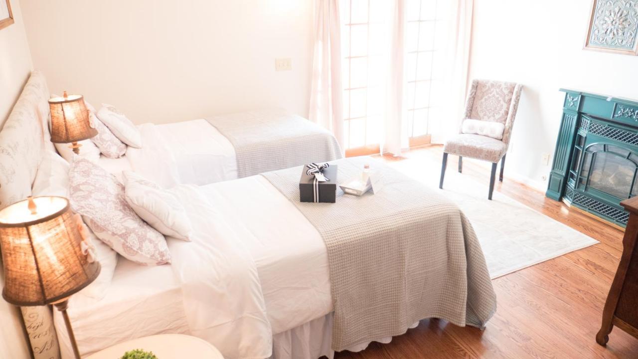 The Manor At Airmont Bed and Breakfast Purcellville Εξωτερικό φωτογραφία